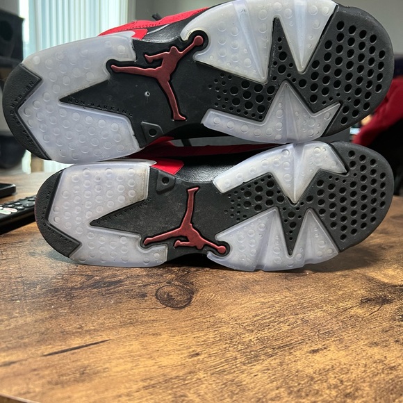 Air Jordan 6 Retro (GS) - Picture 7 of 8